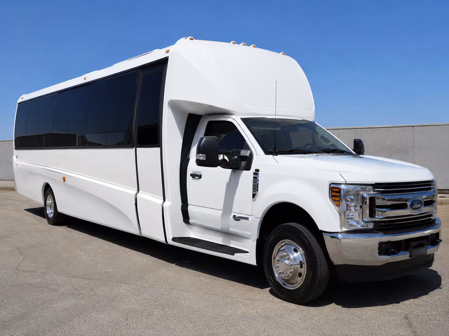 minibus rentals for wine tasting in the cucamonga valley