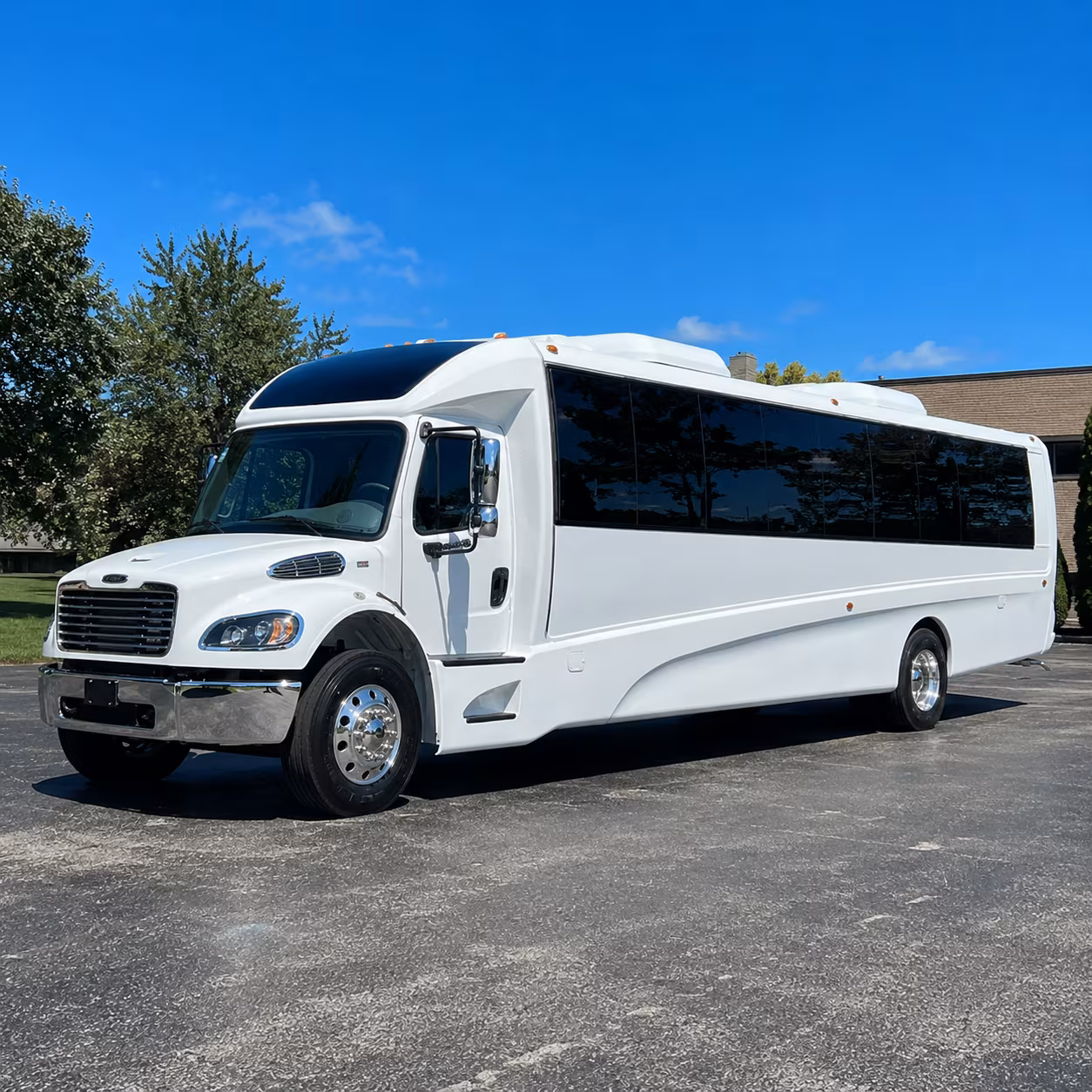 victorville 28 passenger minibus